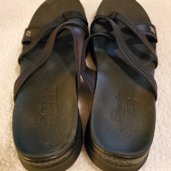 Skechers Women's ArchFit Size 10. Black and  straps. NWOT - Picture 2 of 7